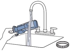 Bissell Powerforce Powerbrush Pet Instrucciones - Limpie y enjuague los residuos del flotador. Mantener el flotador limpio evita que el depósito de agua sucia se desborde y asegura que el sello permanezca intacto.