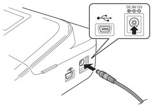 FIG 10 Cuando utilice el adaptador de CA (AD-E001)